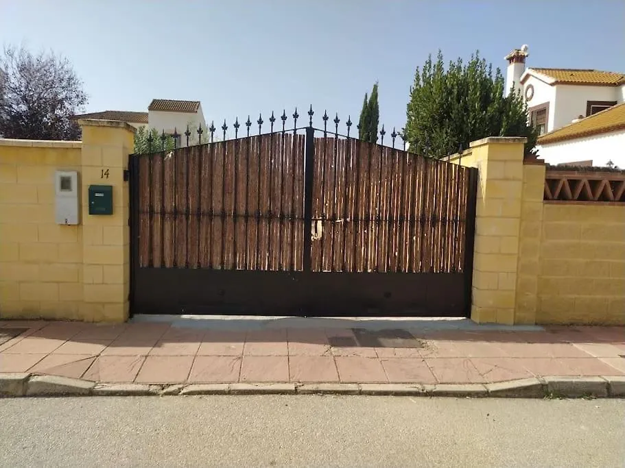 Agradable Casa Con Piscina En La Serrania. Arriate