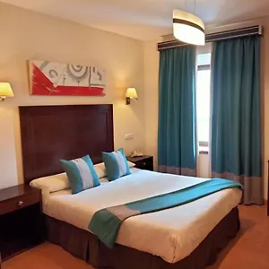 3* Hotel & Plaza